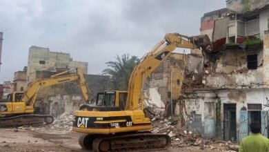 أرشيف - عملية هدم منازل بحي المحيط بالرباط